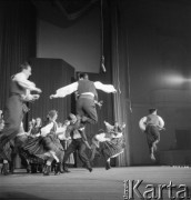 Kwiecień 1958, Warszawa, Polska.
Sala Kongresowa w Pałcu Kultury i Nauki, występ Zespołu Pieśni i Tańca 