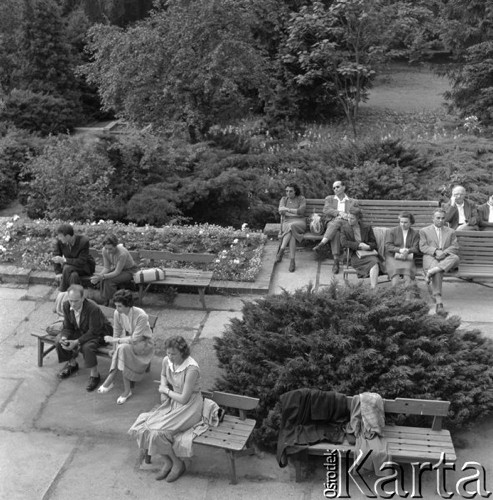 Czerwiec 1958, Żelazowa Wola, Polska.
Artyści moskiewskiego teatru MChAT na wycieczce w Żelazowej Woli.
Fot. Romuald Broniarek, zbiory Ośrodka KARTA