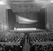 18.10.1958, Warszawa, Polska.
Członkowie rządu na wiecu w Sali Kongresowej po powrocie polskiej delegacji z podróży do Moskwy. 
Fot. Romuald Broniarek, zbiory Ośrodka KARTA