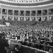 18.10.1958, Warszawa, Polska.
Członkowie rządu na wiecu w Sali Kongresowej po powrocie polskiej delegacji z podróży do Moskwy. Aktyw partyjny na widowni.
Fot. Romuald Broniarek, zbiory Ośrodka KARTA