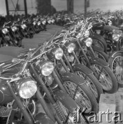 Styczeń 1959, Warszawa, Polska. 
Warszawska Fabryka Motocykli, nowo wyprodukowane motocykle.
Fot. Romuald Broniarek, zbiory Ośrodka KARTA
