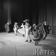 Styczeń 1959, Polska. 
Występ artystów z Meksyku w strojach ludowych.
Fot. Romuald Broniarek, zbiory Ośrodka KARTA