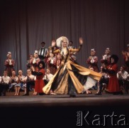 Kwiecień 1975, Warszawa, Polska.
Dni Kultury Radzieckiej, koncert galowy w Sali Kongresowej Pałacu Kultury i Nauki. Występ zespołu gruzińskiego.
Fot. Romuald Broniarek/KARTA