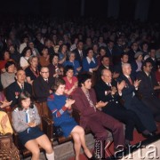 Kwiecień 1975, Żyrardów, Polska.
Publiczność zgromadzona na koncercie Edyty Piechy i zespołu 