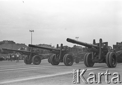 22.07.1959, Warszawa, Polska. 
Uroczyste obchody piętnastolecia PRL, defilada sportowo-wojskowa, pokaz sprzętu wojskowego.
Fot. Romuald Broniarek/KARTA