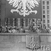 22.07.1959, Warszawa, Polska. 
Uroczyste obchody piętnastolecia PRL, przegląd wojsk, przy mikrofonie minister obrony narodowej gen. Marian Spychalski, na lewo od niego kolejno: I sekretarz KC PZPR Władysław Gomułka, I sekretarz KC KPZR Nikita Chruszczow, premier Józef Cyrankiewicz, na prawo od Spychalskiego stoi przewodniczący Rady Państwa Aleksander Zawadzki. 
Fot. Romuald Broniarek/KARTA