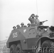 22.07.1959, Warszawa, Polska. 
Uroczyste obchody piętnastolecia PRL, defilada sportowo-wojskowa, prezentacja sprzętu wojskowego, żołnierze w samochodzie pancernym. 
Fot. Romuald Broniarek/KARTA