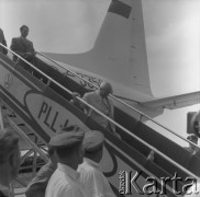 Lipiec 1959, Warszawa, Polska. 
Obchody 15-o lecia PRL, I sekretarz KC KPZR Nikita Chruszczow wysiadający z samolotu na lotnisku Okęcie.
Fot. Romuald Broniarek/KARTA