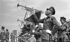 22.07.1959, Warszawa, Polska.
Uroczyste obchody piętnastolecia PRL z udziałem Nikity Chruszczowa, I sekretarza KC KPZR. Orkiestra wojskowa: trębacze i bębniści.
Fot. Romuald Broniarek/KARTA