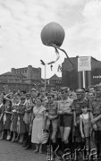 Lipiec 1959, Katowice, Polska.
Obchody piętnastolecia PRL. Harcerze na wiecu z udziałem Nikity Chruszczowa.
Fot. Romuald Broniarek/KARTA