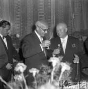 Lipiec 1959, Katowice, Polska.
Obchody piętnastolecia PRL. Bankiet na cześć radzieckiej delegacji, na zdjęciu: Władysław Gomułka i Nikita Chruszczow.
Fot. Romuald Broniarek/KARTA