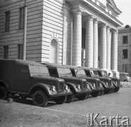 Sierpień 1959, Warszawa, Polska.
Dar ambasady radzieckiej dla Towarzystwa Przyjaźni Polsko Radzieckiej: samochody - kina objazdowe.
Fot. Romuald Broniarek/KARTA