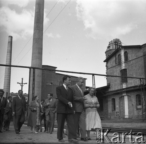 Sierpień 1959, Żyrardów, Polska.
Piotr Abrasimow, ambasador ZSRR w Polsce, odwiedza Zakłady Lniarskie w Żyrardowie.
Fot. Romuald Broniarek/KARTA