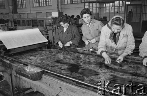Luty 1960, Wrocław, Polska.
Pracownice Zakładów Wytwórczych Maszyn Elektrycznych 