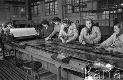 Luty 1960, Wrocław, Polska.
Pracownice Zakładów Wytwórczych Maszyn Elektrycznych 