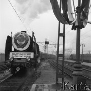 Październik 1960, Warszawa, Polska.
Pożegnanie 