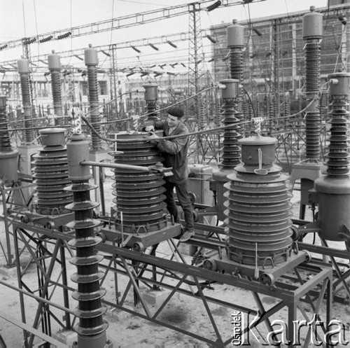 Wrzesień 1961, Warszawa, Polska. 
Pracownik Elektrociepłowni Siekierki. 
Fot. Romuald Broniarek/KARTA