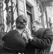 Marzec 1962, Warszawa, Polska.
Radziecka modelka pozuje do fotografii.
Fot. Romuald Broniarek/KARTA