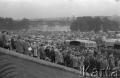 18.05.1962, Warszawa, Polska.
Zakończenie Wyścigu Pokoju na Stadionie Dziesięciolecia - samochody na parkingu. 
Fot. Romuald Broniarek/KARTA