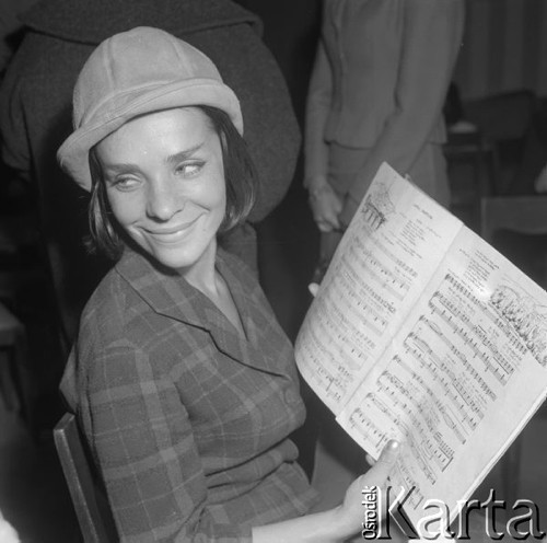 Wrzesień 1962, Warszawa, Polska. 
Piosenkarka Sława Przybylska.
Fot. Romuald Broniarek/KARTA
