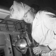 Listopad 1962, Błonie, Polska. 
Produkcja zegarków w Zakładach Mechaniczno-Precyzyjnych 