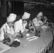 Listopad 1962, Błonie, Polska. 
Produkcja zegarków w Zakładach Mechaniczno-Precyzyjnych 