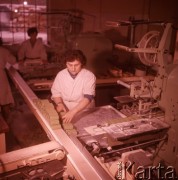 Styczeń 1963, Warszawa, Polska.
Pracownice Fabryki Kosmetyków 