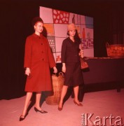Styczeń 1963, Warszawa, Polska.
Sala Kongresowa w Pałacu Kultury i Nauki - pokaz mody damskiej z kolekcji Mody Polskiej.
Fot. Romuald Broniarek/KARTA