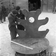 1963, Wierzbica, pow. Radom, Polska.
Cementownia 