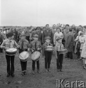 12.10.1964, Tłuszcz, Polska.
Odsłonięcie pomnika ku czci Leona Snieżkowa, żołnierza Armii Radzieckiej, który poległ podczas wyzwalania Tłuszcza.
Fot. Romuald Broniarek/KARTA