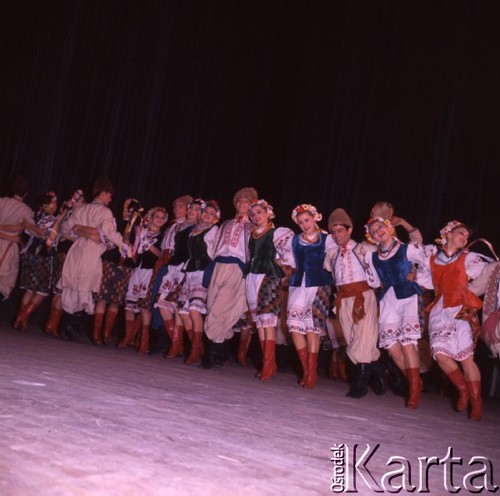 Listopad 1964, Warszawa, Polska.
Sala Kongresowa Pałacu Kultury i Nauki - występy radzieckiego Państwowego Zespołu Tańca Ludowego, kierowanego przez Igora Moisiejewa.
Fot. Romuald Broniarek/KARTA