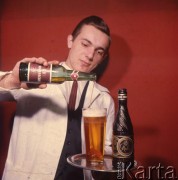 Marzec 1965, Warszawa, Polska.
Restauracja 