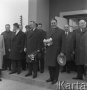 Kwiecień 1965, Warszawa, Polska.
Wizyta radzieckich władz państwowych w 20. rocznicę zawarcia układu o przyjaźni między Polską a ZSRR - powitanie na dworcu, stoją od prawej: Józef Cyrankiewicz, Zenon Kliszko (z tyłu), Leonid Breżniew i Aleksiej Kosygin.
Fot. Romuald Broniarek/KARTA
