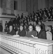 Kwiecień 1965, Warszawa, Polska.
Wizyta radzieckich władz państwowych w 20. rocznicę zawarcia układu o przyjaźni między Polską a ZSRR - spotkanie w Teatrze Stanisławowskim. Na zdjęciu od lewej: Józef Cyrankiewicz, Leonid Breżniew, Władysław Gomułka i Aleksiej Kosygin.
Fot. Romuald Broniarek/KARTA
