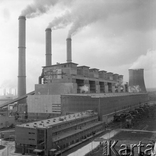 1965, Bogatynia, Polska.
Dymiące kominy Elektrowni Turów.
Fot. Romuald Broniarek/KARTA