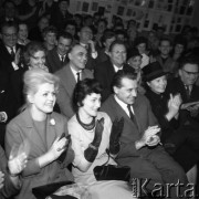 1965, Warszawa, Polska.
Publiczność podczas spotkania z Adamem Hanuszkiewiczem w Domu Kultury Radzieckiej.
Fot. Romuald Broniarek/KARTA