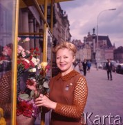 1965, Warszawa, Polska.
Radziecka aktorka Ludmiła Kasatkina, odtwórczyni roli Anny Morozowej w serialu wg. powieści Janusza Przymanowskiego 