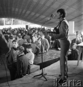 Lipiec 1965, Sopot, Polska.
Klub plenerowy Non Stop - występ zespołu 