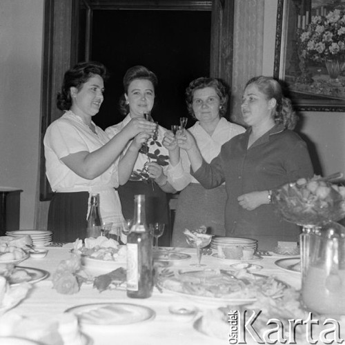 1965, Warszawa, Polska.
Pracownice kuchni ambasady radzieckiej.
Fot. Romuald Broniarek/KARTA