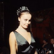 29.11.1965, Warszawa, Polska.
Pokaz mody karnawałowej z kolekcji Mody Polskiej.
Fot. Romuald Broniarek/KARTA