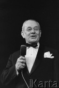 Styczeń 1966, Warszawa, Polska.
Mieczysław Fogg podczas koncertu w Sali Kongresowej Pałacu Kultury i Nauki.
Fot. Romuald Broniarek/KARTA