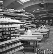 Luty 1966, Jaworzyna Śląska, Polska.
Pracownice Zakładów Porcelany Stołowej 