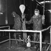 Lipiec 1966, Zielona Góra, Polska.
Zakłady Naprawcze Taboru Kolejowego - wagony towarowe na eksport do Związku Radzieckiego.
Fot. Romuald Broniarek/KARTA