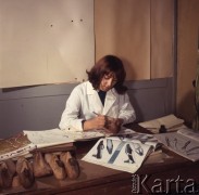 Listopad 1966, Radom, Polska.
Radomskie Zakłady Przemysłu Skórzanego 