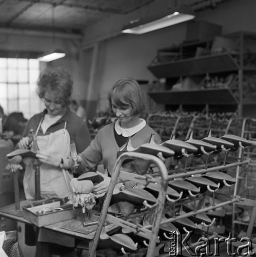 Listopad 1966, Radom, Polska.
Radomskie Zakłady Przemysłu Skórzanego 
