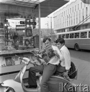 Sierpień 1967, Warszawa, Polska.
Kiosk 