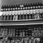 Listopad 1967, Warszawa
Delikatesy róg Wilczej i Marszałkowskiej, stoisko sklepowe 