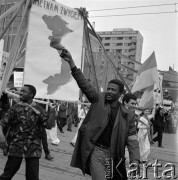1.05.1968, Warszawa
Pochód pierwszomajowy, studenci z hasłem: 