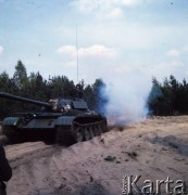 Maj 1968, Wesoła k./Warszawy, Polska.
1 Warszawska Dywizja Zmechanizowana im. Tadeusza Kościuszki na manewrach.
Fot. Romuald Broniarek/KARTA