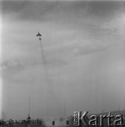 Maj 1968, Nowy Targ
Dni Radzieckiej Kosmonautyki.
Fot. Romuald Broniarek, zbiory Ośrodka KARTA
[PRL, festyn, lotnictwo]